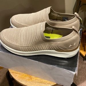 Mens Sketchers slip on shoes